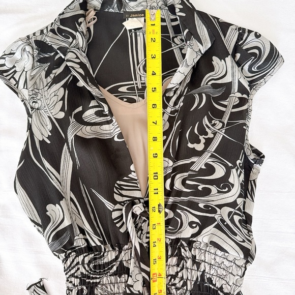 Black/Silver floral pattern top - Picture 9 of 15